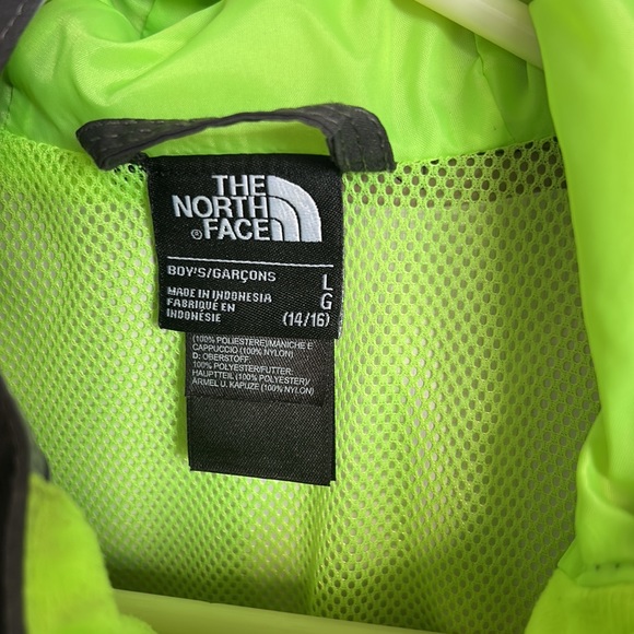 Ski jacket layered. with fleece inner jacket not pictured grey color. - Picture 3 of 3